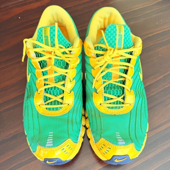 Size 9.5 - Nike Zoom Air Hayward UofO DUCKS 313092-371  Men's Running Shoe - Picture 2 of 11